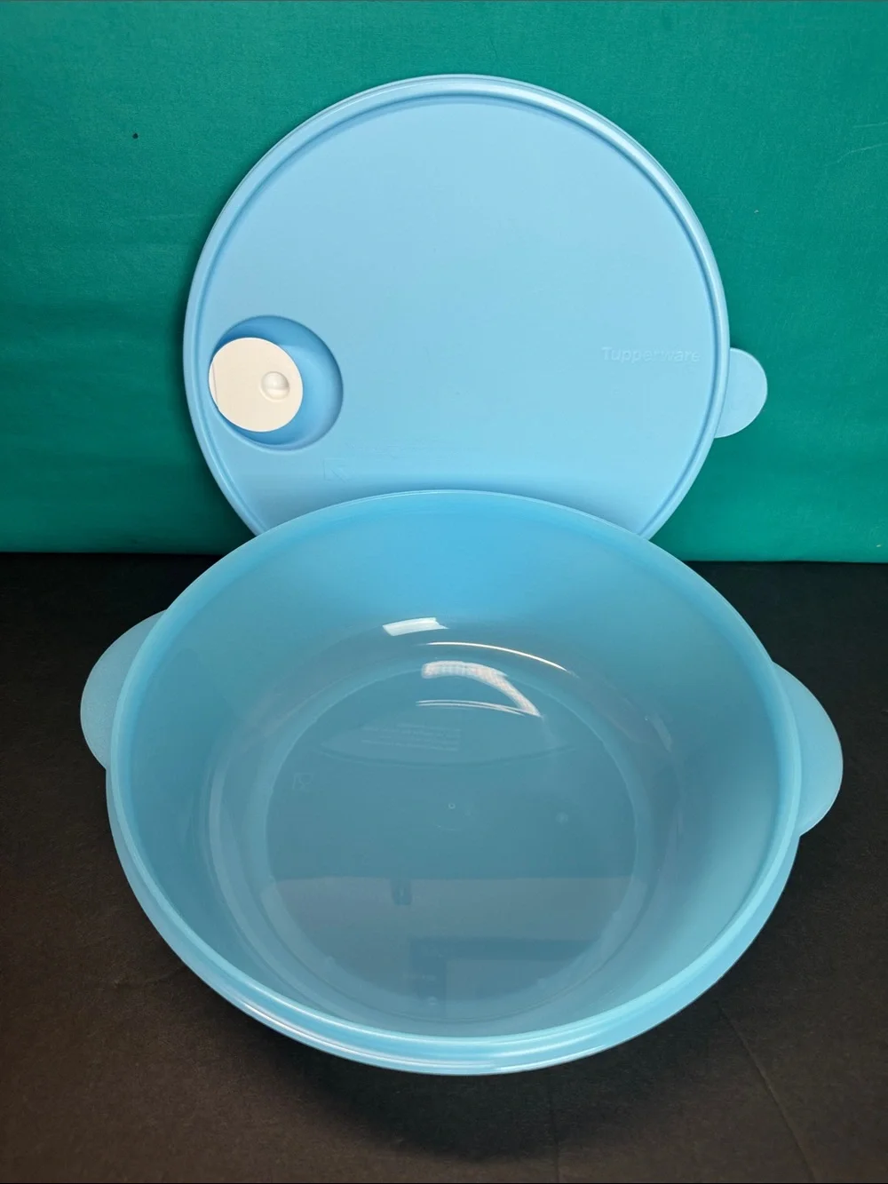 Tupperware Crystalwave Microwave Reheatable Bowl 2.75L / 11.5 Cup blue